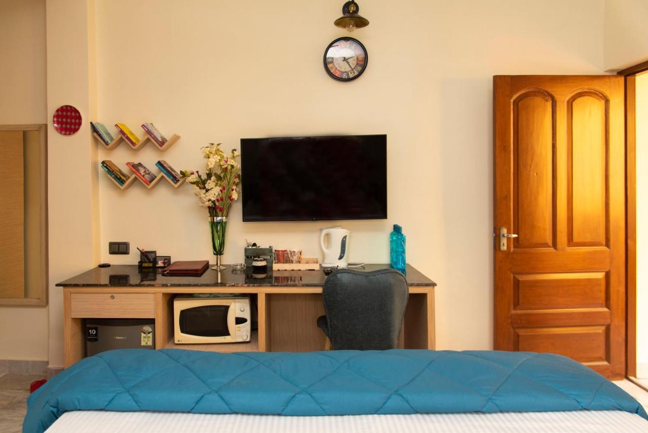 J's Nest Hotel